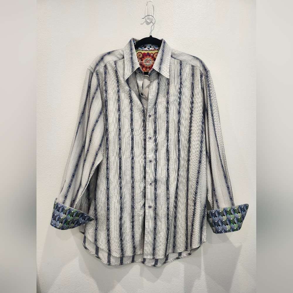 ROBERT GRAHAM EMBROIDERED BUTTON UP LONG SLEEVE SHIRT BLUE & WHITE SIZE LARGE